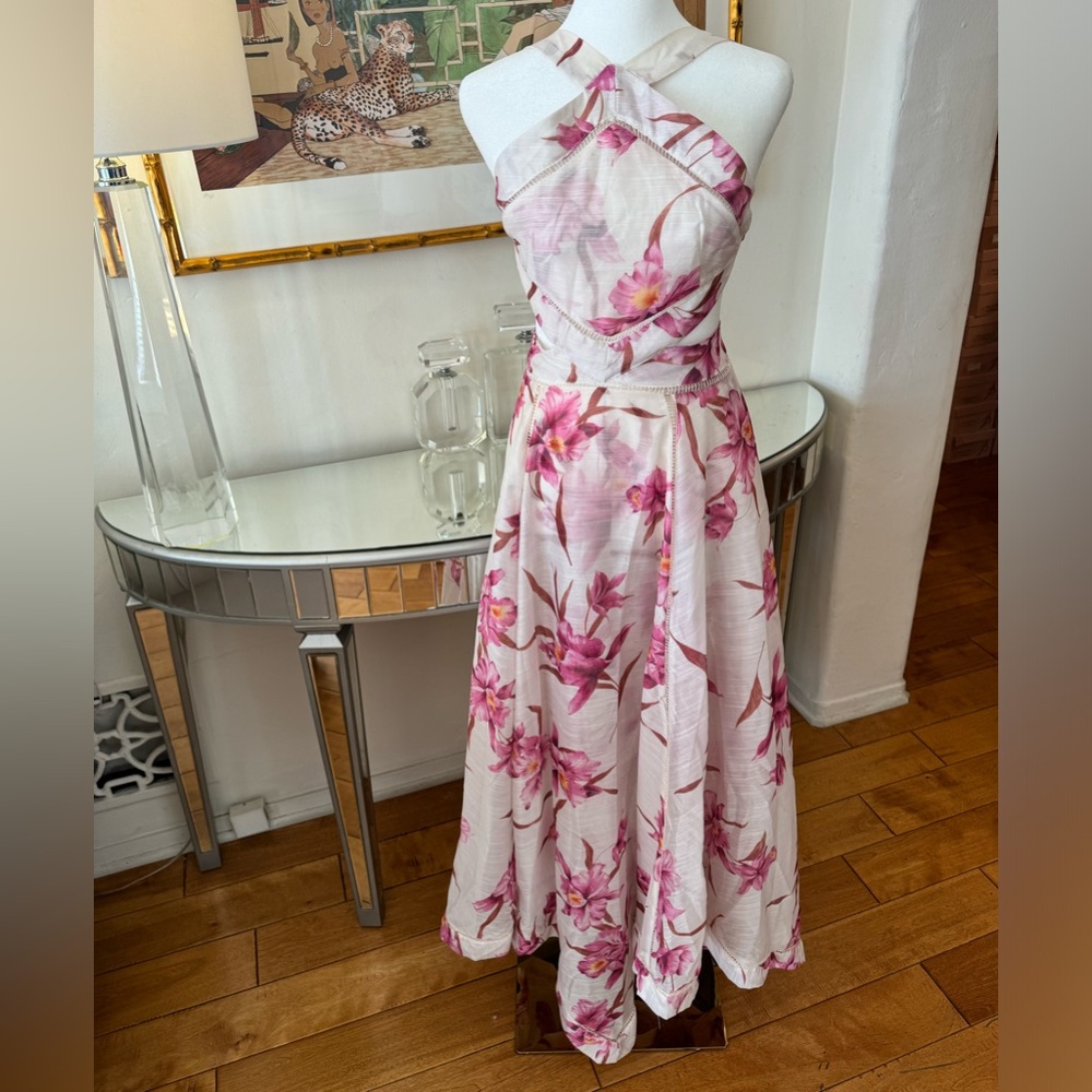 Gorgeous Floral Dress. Size Small